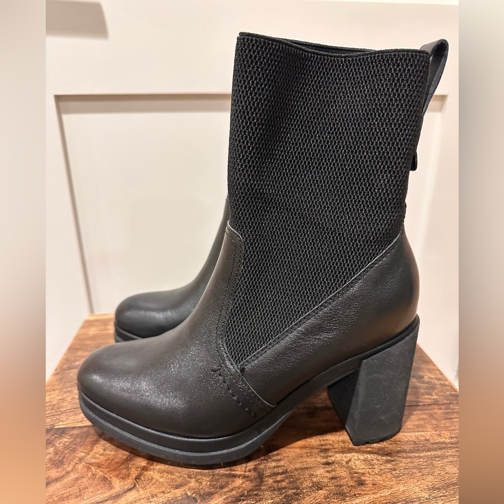 Naked Feet size 8 chunky black leather and knit heeled boot with platform.